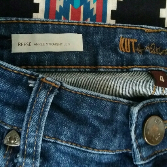 Kut from the Kloth Reese Angle Straight Leg Size 4 - Picture 4 of 7
